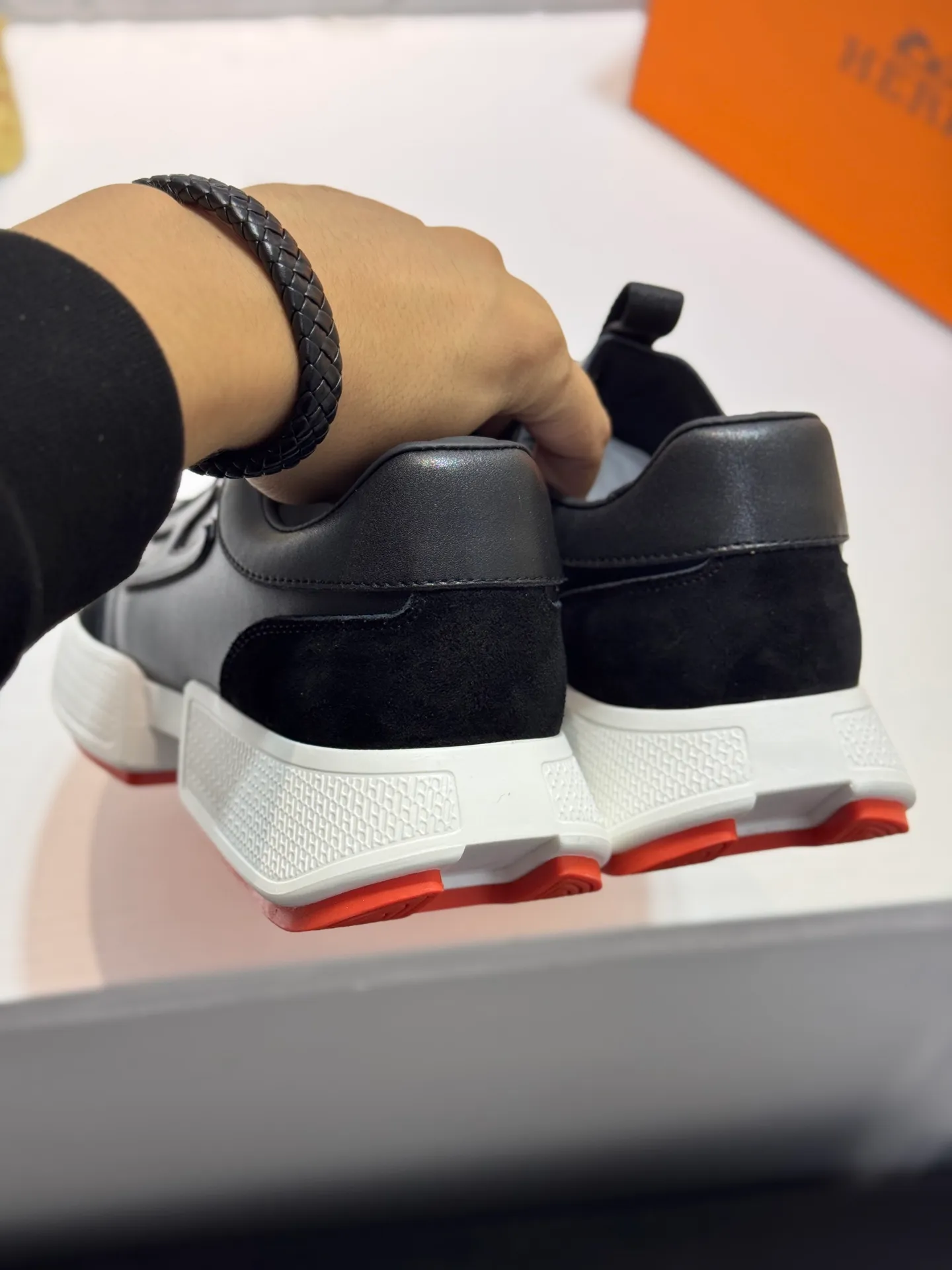 Men's shoes 💰480【New style】🪷🪷Top quality goods🇮🇹🇮🇹New style "Hermès" Hermès top purchasing agent🔍🔍New products from men's counter The upper is made of cowhide leather ~ Sole: The original factory's exclusive movable molded foam outsole, light ~ super comfortable, original factory follow-up goods, 🔍🔍 high quality, can be entered and exited the counter at will, multiple colors are available, welcome to compare Size: 38-44 (45. Customized